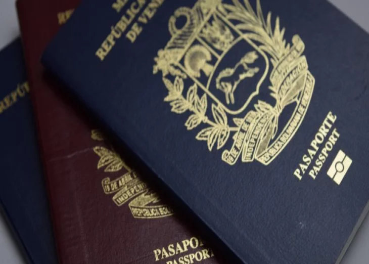 Venezuelans Forced to Use Petro Cryptocurrency to Pay for Passports